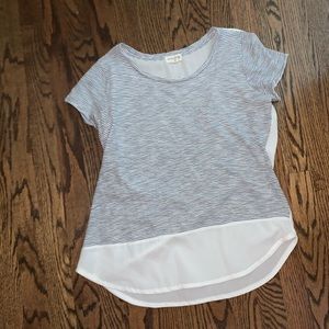 White and navy striped tshirt